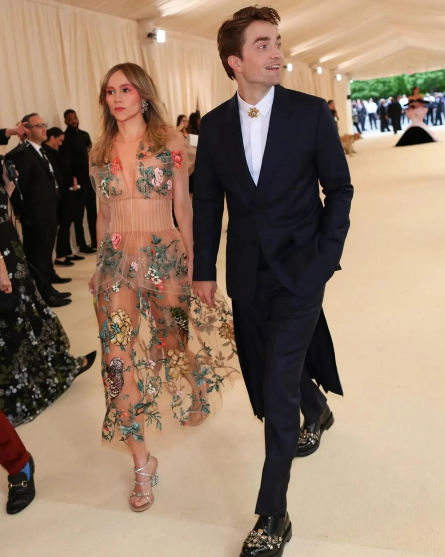 Suki Waterhouse with Robert Pattinson give their first child birth