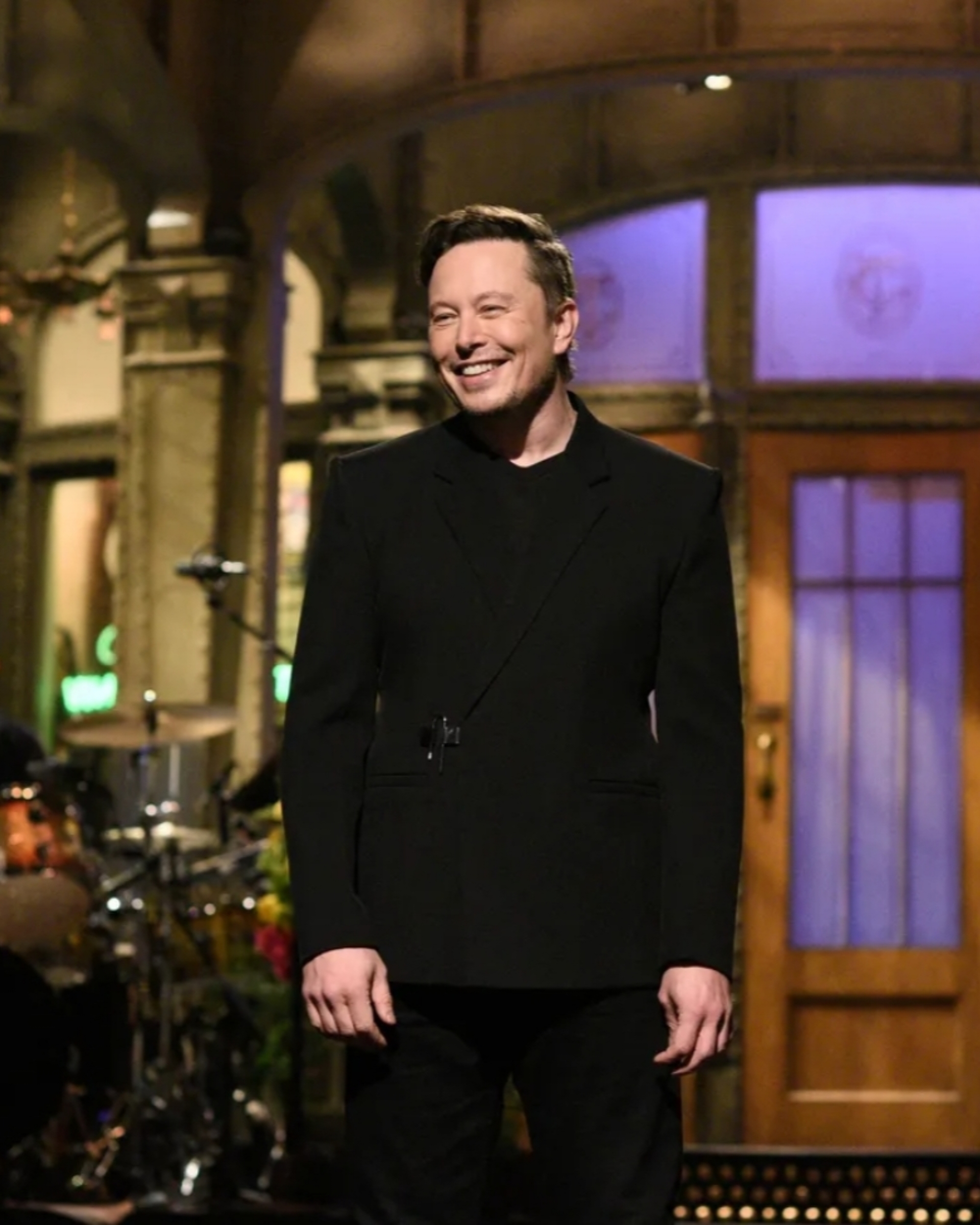 Elon Musk buys Twitter