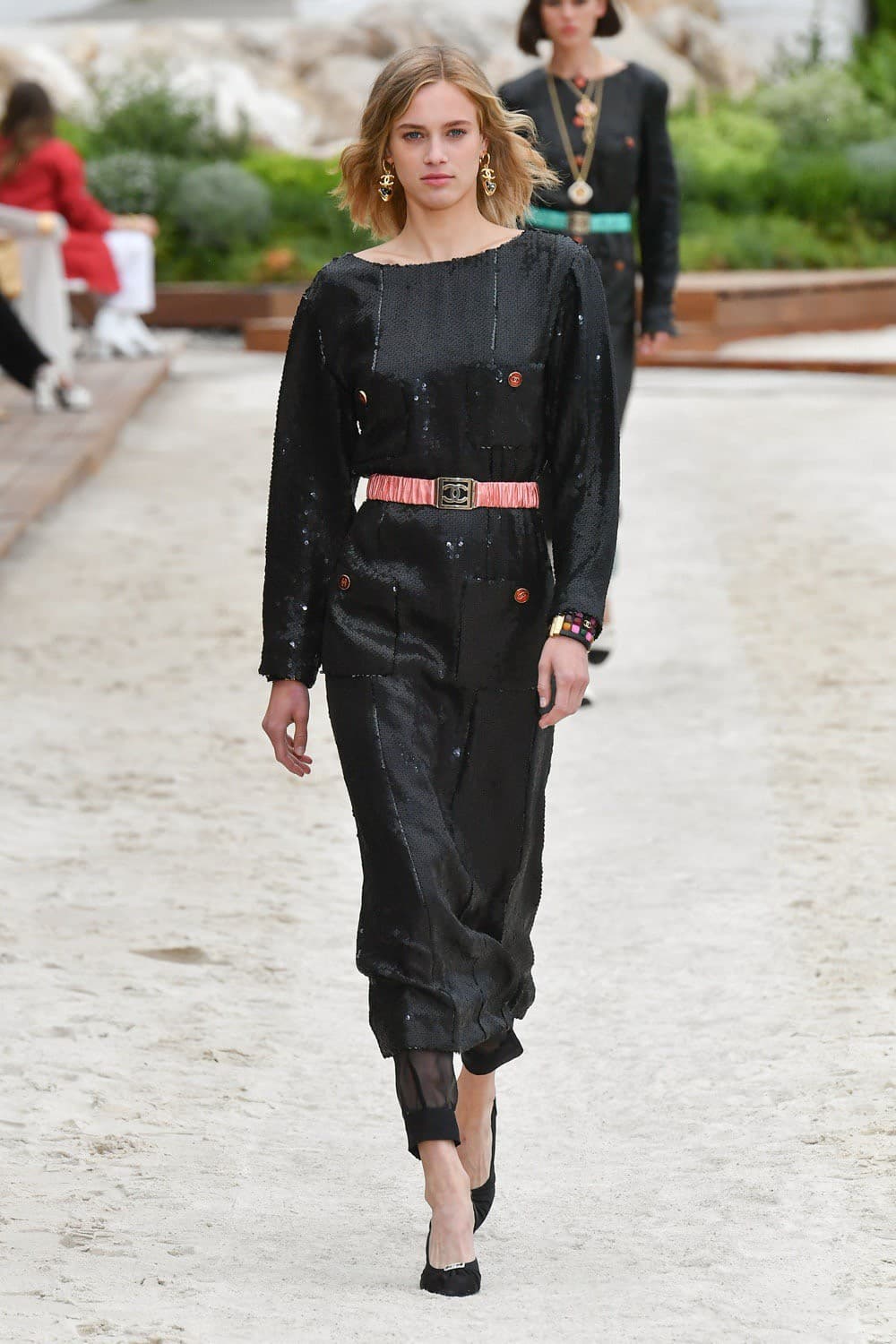 Chanel, Chanel Cruise, Chanel Cruise 2022, Chanel Cruise 22, Chanel Cruise 2022/23, Chanel Cruise กระเป๋า, Chanel กระเป๋า, Chanel เสื้อ, Chanel tweed, Chanel ราคา, ชาเนล, ชาแนล, Chanel กระเป๋า ราคา