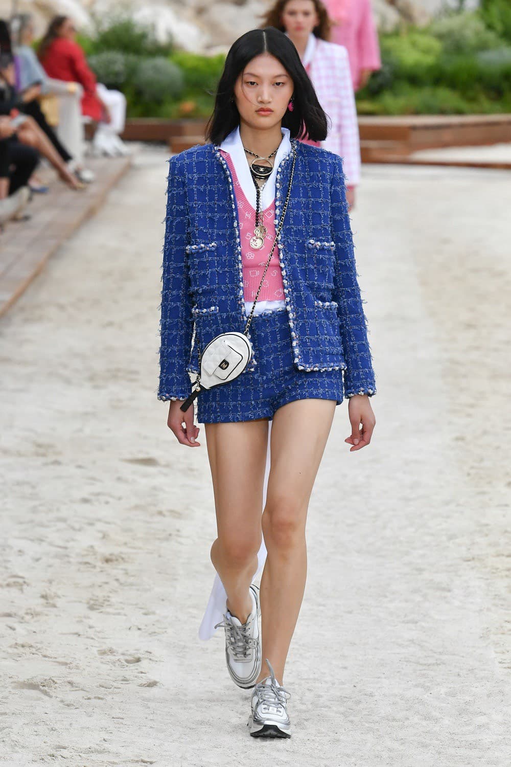 Chanel, Chanel Cruise, Chanel Cruise 2022, Chanel Cruise 22, Chanel Cruise 2022/23, Chanel Cruise กระเป๋า, Chanel กระเป๋า, Chanel เสื้อ, Chanel tweed, Chanel ราคา, ชาเนล, ชาแนล, Chanel กระเป๋า ราคา