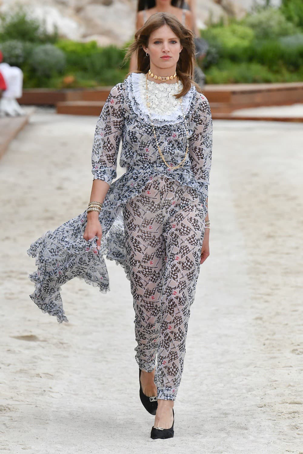 Chanel, Chanel Cruise, Chanel Cruise 2022, Chanel Cruise 22, Chanel Cruise 2022/23, Chanel Cruise กระเป๋า, Chanel กระเป๋า, Chanel เสื้อ, Chanel tweed, Chanel ราคา, ชาเนล, ชาแนล, Chanel กระเป๋า ราคา