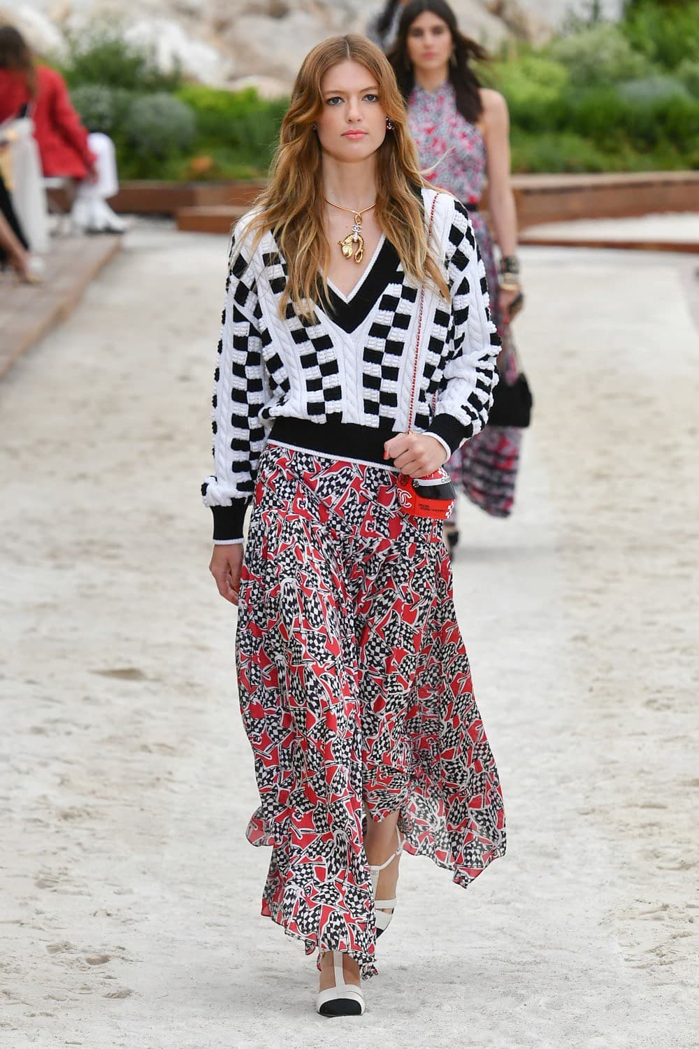 Chanel, Chanel Cruise, Chanel Cruise 2022, Chanel Cruise 22, Chanel Cruise 2022/23, Chanel Cruise กระเป๋า, Chanel กระเป๋า, Chanel เสื้อ, Chanel tweed, Chanel ราคา, ชาเนล, ชาแนล, Chanel กระเป๋า ราคา