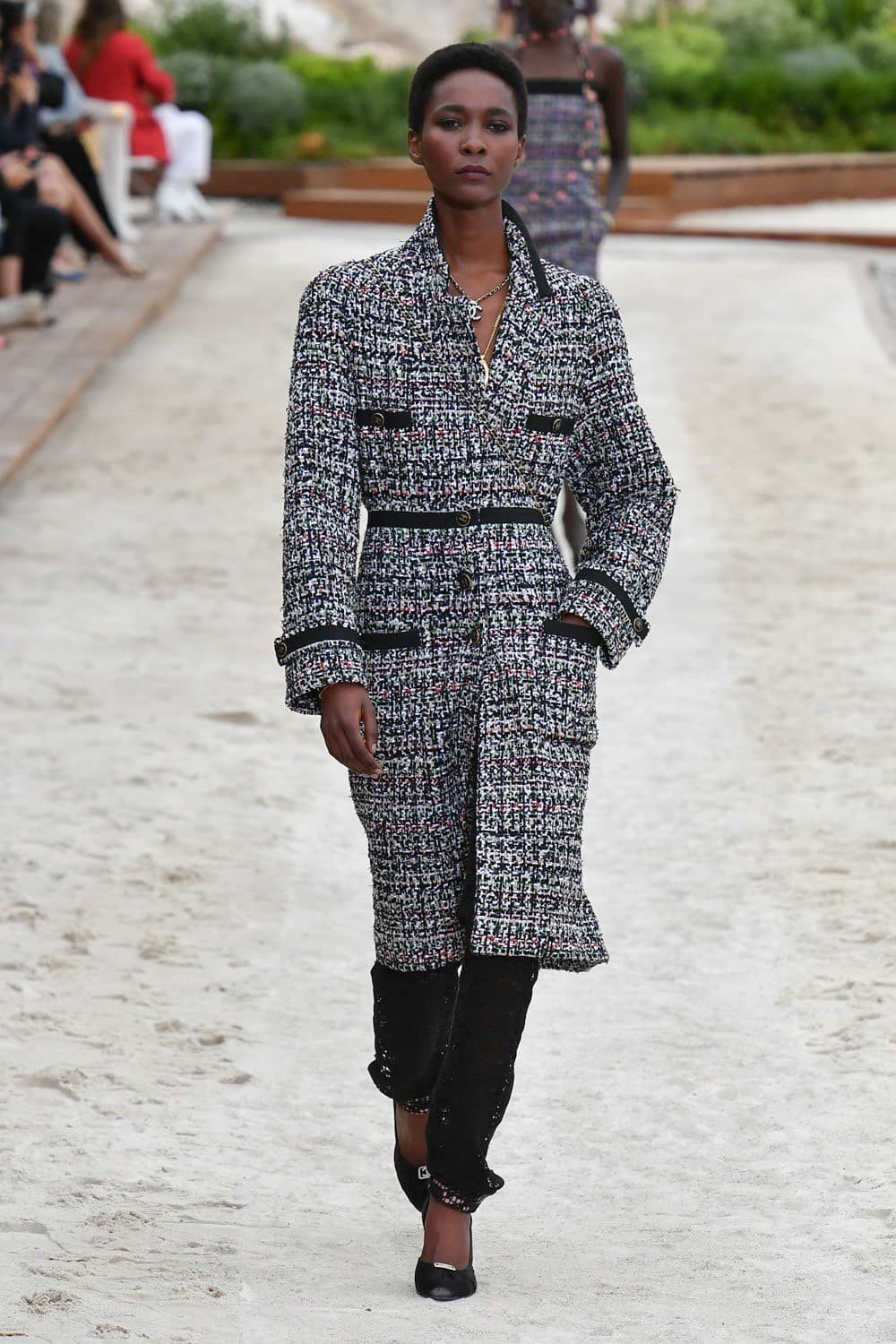 Chanel, Chanel Cruise, Chanel Cruise 2022, Chanel Cruise 22, Chanel Cruise 2022/23, Chanel Cruise กระเป๋า, Chanel กระเป๋า, Chanel เสื้อ, Chanel tweed, Chanel ราคา, ชาเนล, ชาแนล, Chanel กระเป๋า ราคา