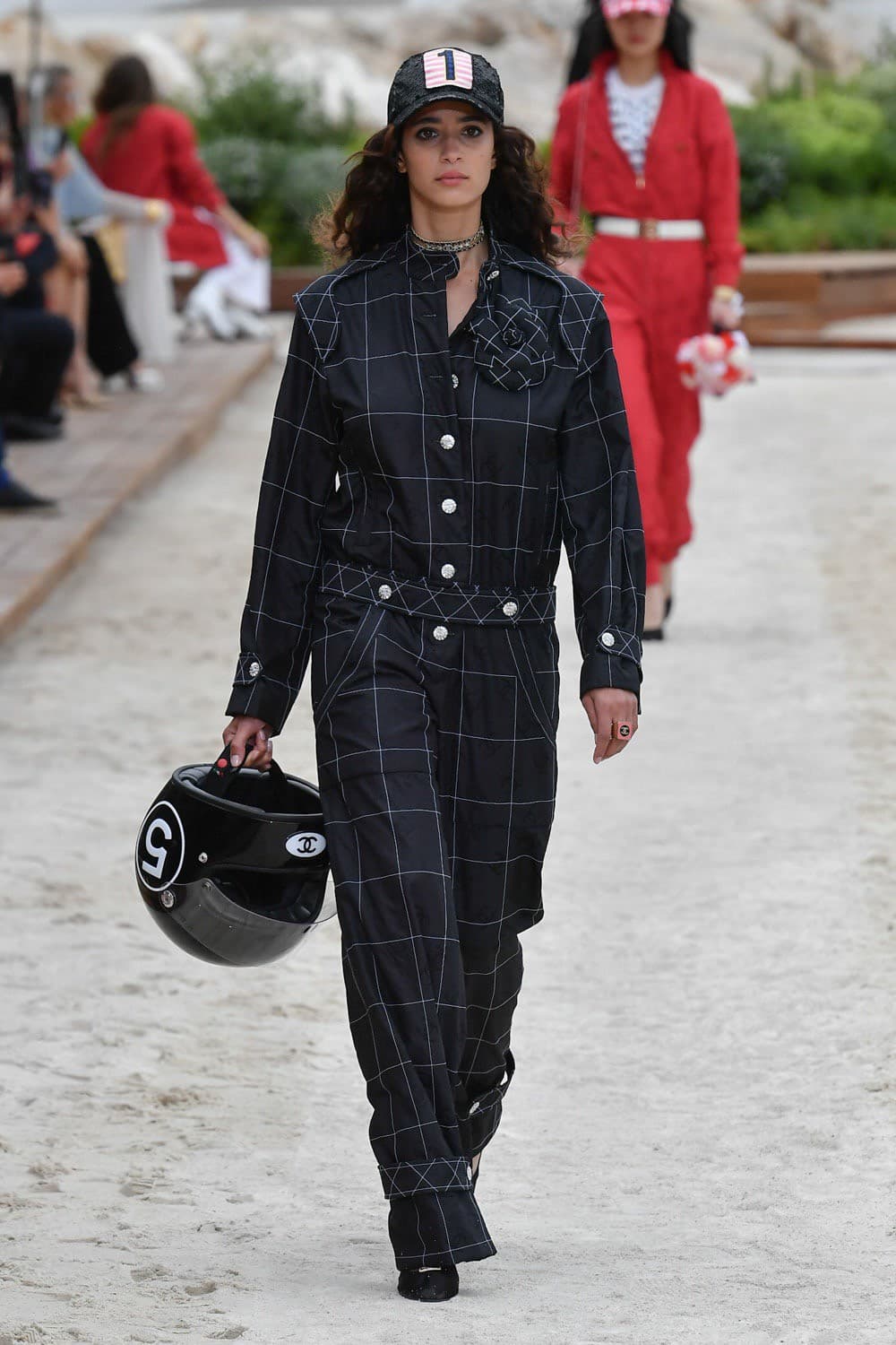 Chanel, Chanel Cruise, Chanel Cruise 2022, Chanel Cruise 22, Chanel Cruise 2022/23, Chanel Cruise กระเป๋า, Chanel กระเป๋า, Chanel เสื้อ, Chanel tweed, Chanel ราคา, ชาเนล, ชาแนล, Chanel กระเป๋า ราคา