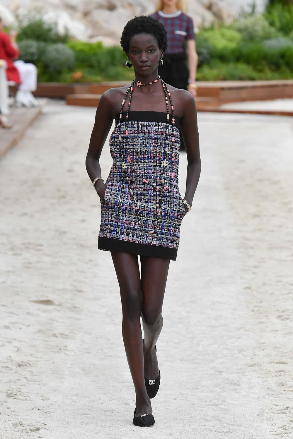 Chanel, Chanel Cruise, Chanel Cruise 2022, Chanel Cruise 22, Chanel Cruise 2022/23, Chanel Cruise กระเป๋า, Chanel กระเป๋า, Chanel เสื้อ, Chanel tweed, Chanel ราคา, ชาเนล, ชาแนล, Chanel กระเป๋า ราคา