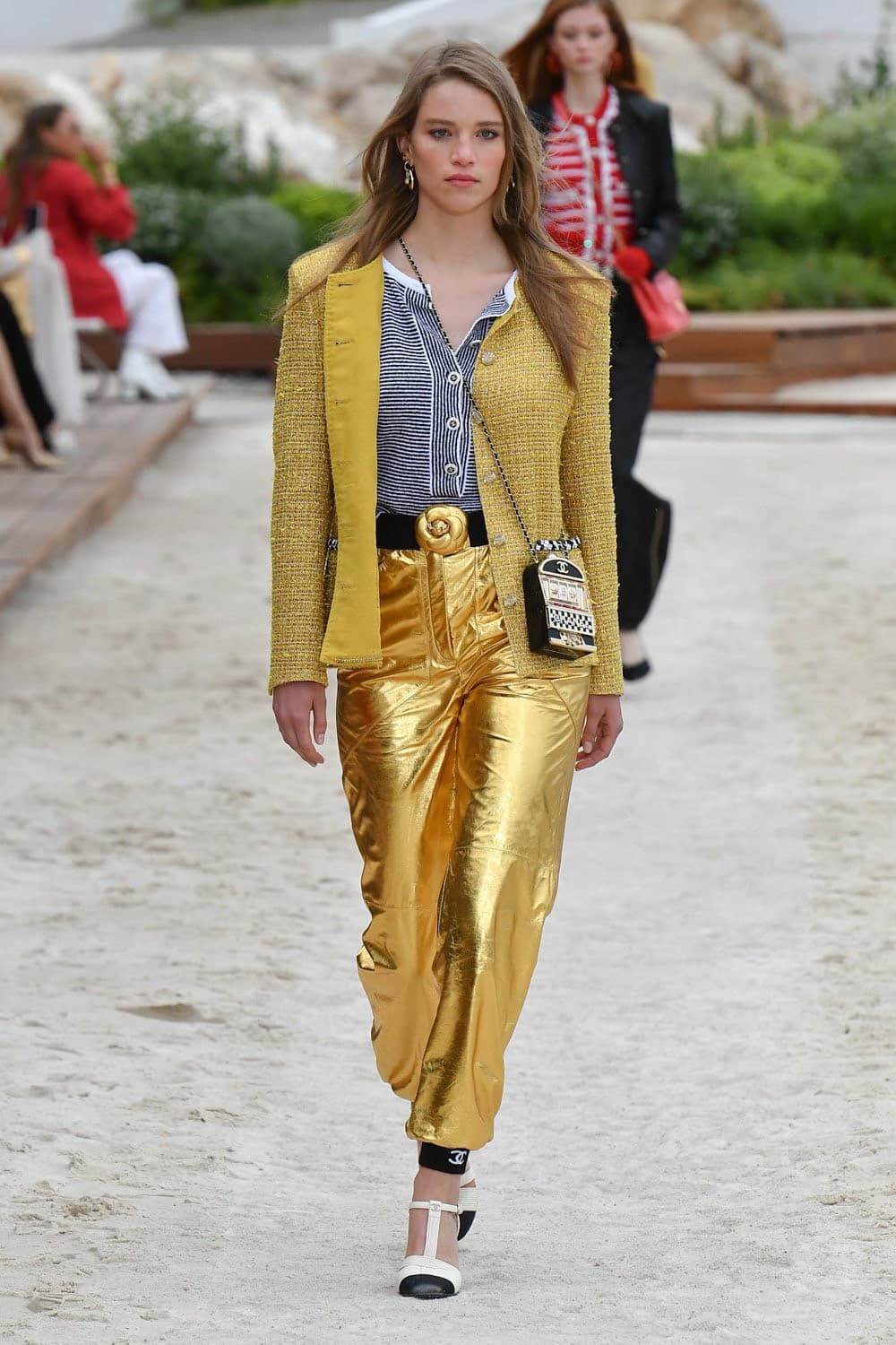 Chanel, Chanel Cruise, Chanel Cruise 2022, Chanel Cruise 22, Chanel Cruise 2022/23, Chanel Cruise กระเป๋า, Chanel กระเป๋า, Chanel เสื้อ, Chanel tweed, Chanel ราคา, ชาเนล, ชาแนล, Chanel กระเป๋า ราคา