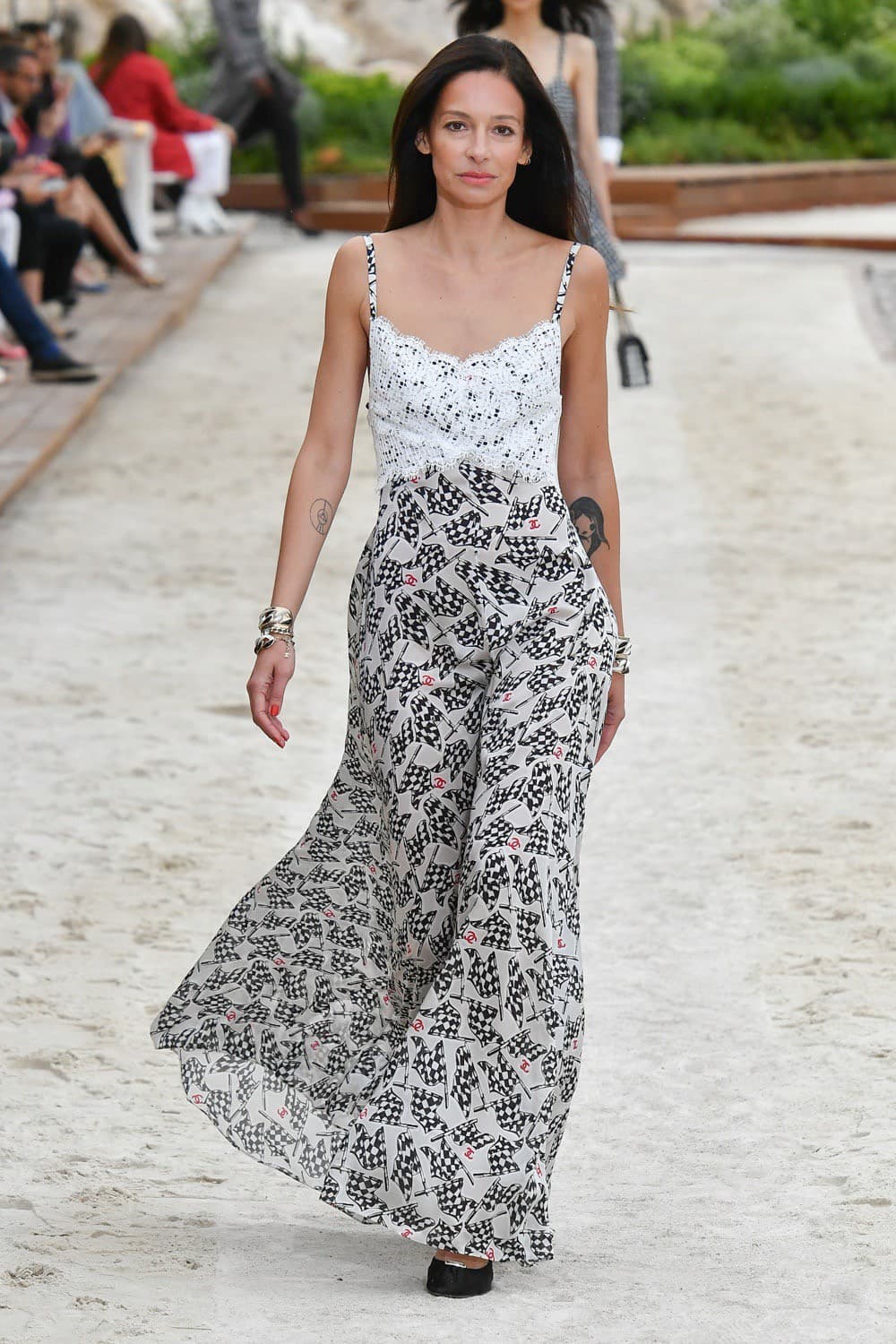 Chanel, Chanel Cruise, Chanel Cruise 2022, Chanel Cruise 22, Chanel Cruise 2022/23, Chanel Cruise กระเป๋า, Chanel กระเป๋า, Chanel เสื้อ, Chanel tweed, Chanel ราคา, ชาเนล, ชาแนล, Chanel กระเป๋า ราคา