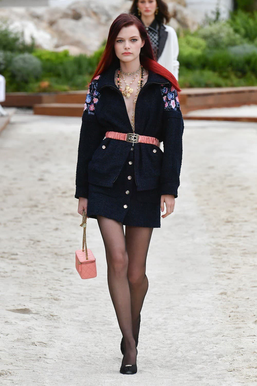 Chanel, Chanel Cruise, Chanel Cruise 2022, Chanel Cruise 22, Chanel Cruise 2022/23, Chanel Cruise กระเป๋า, Chanel กระเป๋า, Chanel เสื้อ, Chanel tweed, Chanel ราคา, ชาเนล, ชาแนล, Chanel กระเป๋า ราคา