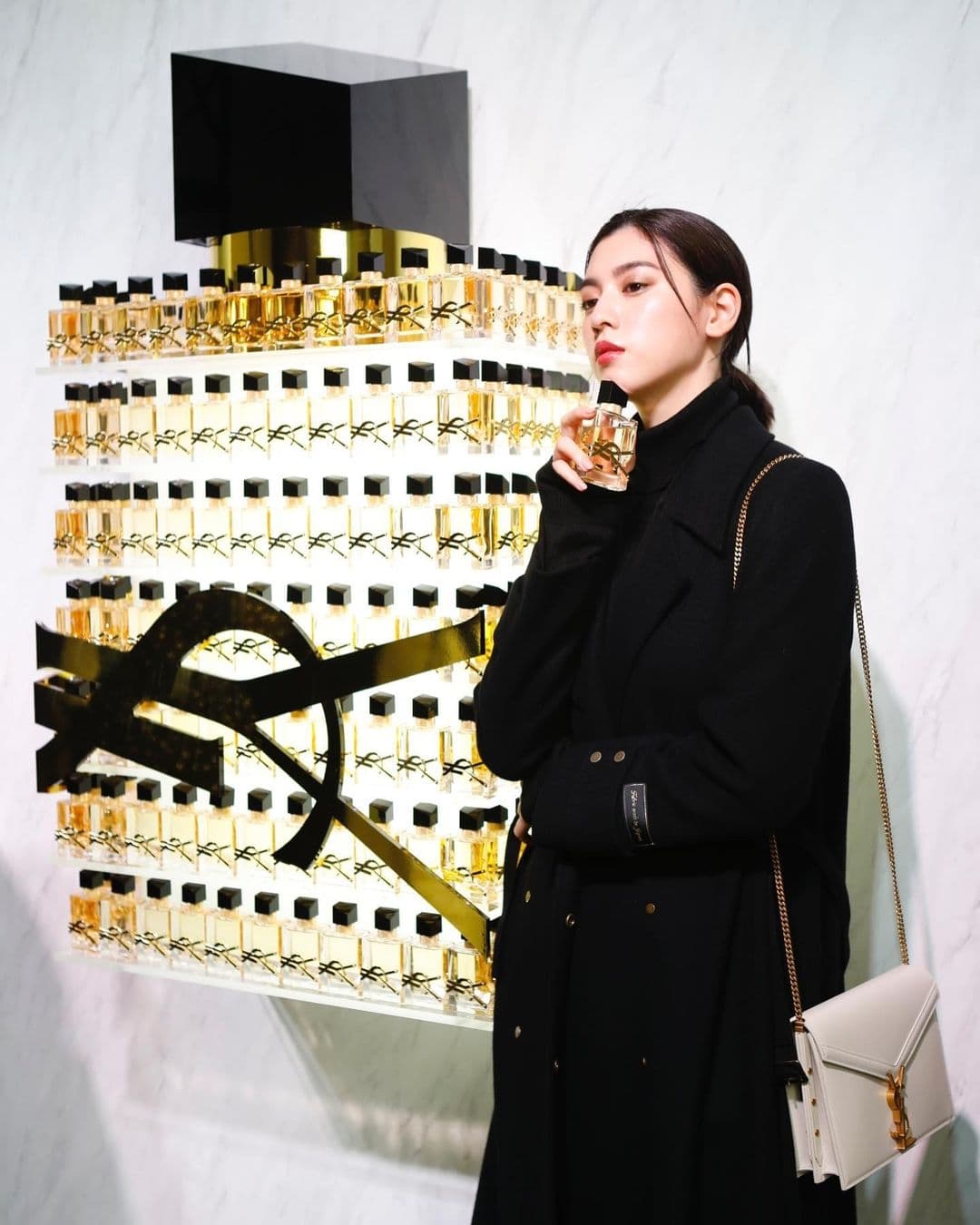 Ayaka Miyoshi, Ayaka Miyoshi ประวัติ, Ayaka Miyoshi ผลงาน, Ayaka Miyoshi ซีรี่ส์, Ayaka Miyoshi หนัง, Ayaka Miyoshi ภาพยนตร์, Ayaka Miyoshi Alice in Borderland, Alice in Borderland cast, Alice in Borderland นักแสดง, Alice in Borderland ผู้หญิง, Alice in Borderland นางเอก, Alice in Borderland ผู้หญิงผมสั้น