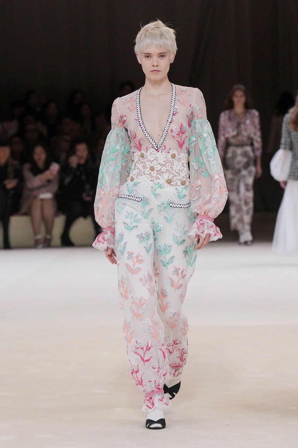 Chanel, Chanel Haute Couture, Chanel classic, Chanel กระเป๋า, Chanel ราคา, Chanel รองเท้า