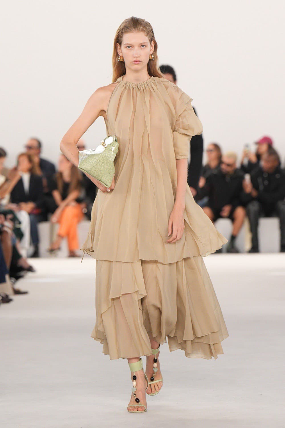 Ferragamo, Ferragamo SS24, Ferragamo Spring Summer, Ferragamo กระเป๋า, Ferragamo รองเท้า, Ferragamo ราคา