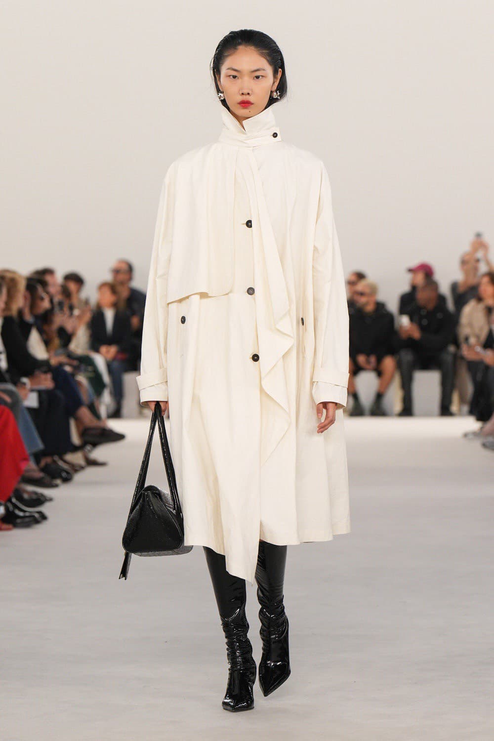Ferragamo, Ferragamo SS24, Ferragamo Spring Summer, Ferragamo กระเป๋า, Ferragamo รองเท้า, Ferragamo ราคา