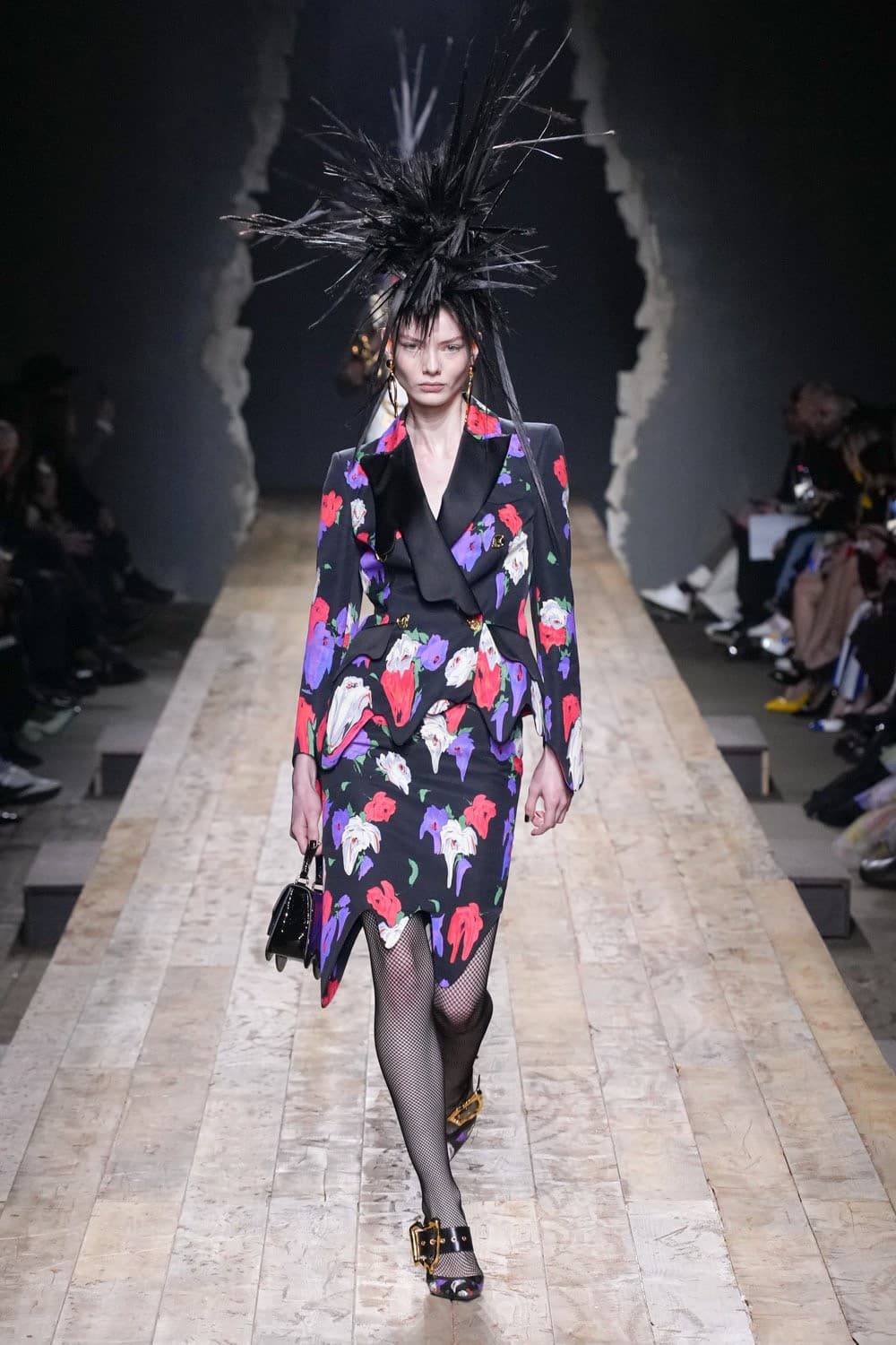 Moschino, Moschino FW23, Moschino Fall Winter, Moschino Jeremy Scott, Moschino กระเป๋า, Moschino เสื้อ, Moschino ราคา, Moschino ไทย