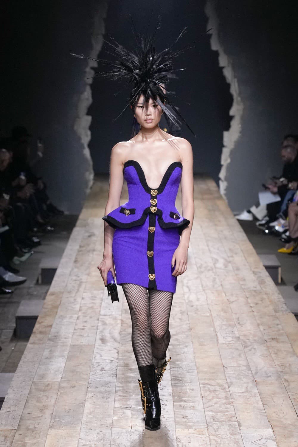 Moschino, Moschino FW23, Moschino Fall Winter, Moschino Jeremy Scott, Moschino กระเป๋า, Moschino เสื้อ, Moschino ราคา, Moschino ไทย