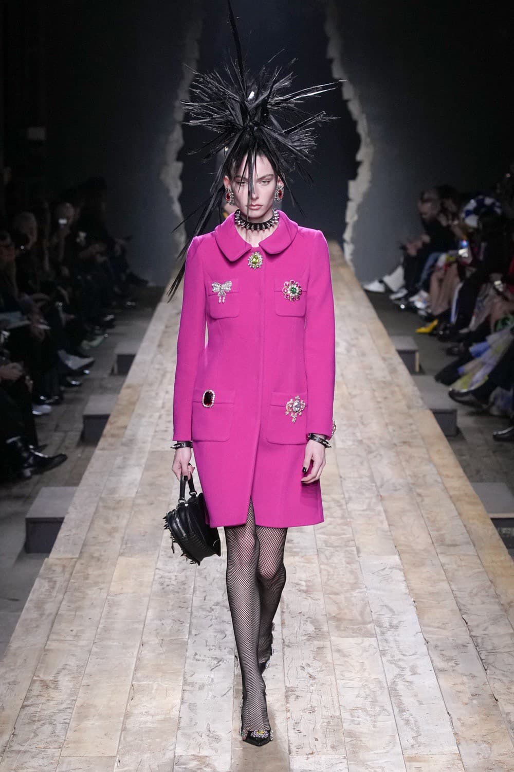 Moschino, Moschino FW23, Moschino Fall Winter, Moschino Jeremy Scott, Moschino กระเป๋า, Moschino เสื้อ, Moschino ราคา, Moschino ไทย