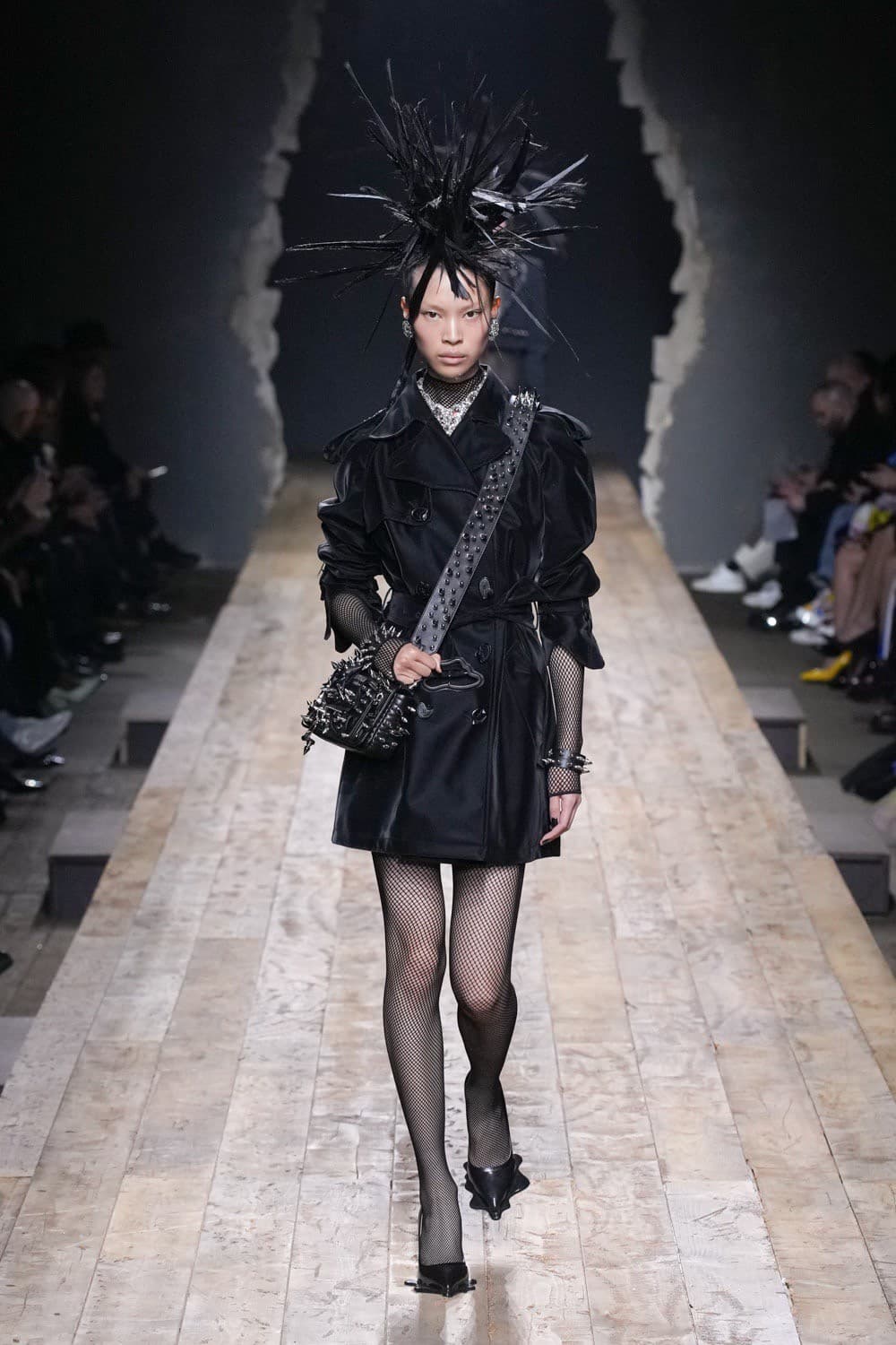 Moschino, Moschino FW23, Moschino Fall Winter, Moschino Jeremy Scott, Moschino กระเป๋า, Moschino เสื้อ, Moschino ราคา, Moschino ไทย