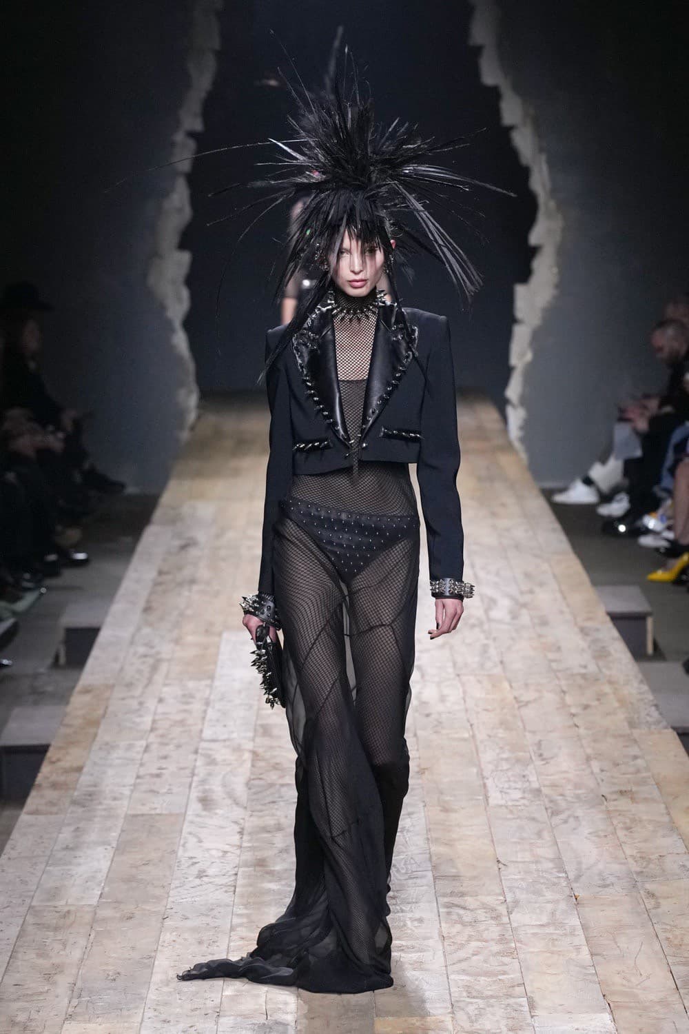 Moschino, Moschino FW23, Moschino Fall Winter, Moschino Jeremy Scott, Moschino กระเป๋า, Moschino เสื้อ, Moschino ราคา, Moschino ไทย