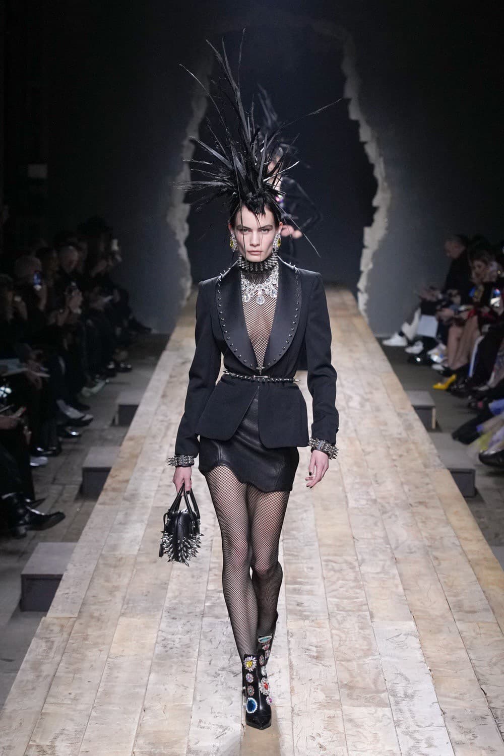 Moschino, Moschino FW23, Moschino Fall Winter, Moschino Jeremy Scott, Moschino กระเป๋า, Moschino เสื้อ, Moschino ราคา, Moschino ไทย