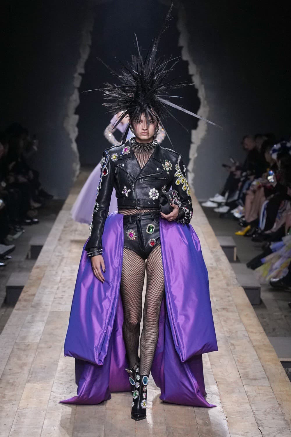 Moschino, Moschino FW23, Moschino Fall Winter, Moschino Jeremy Scott, Moschino กระเป๋า, Moschino เสื้อ, Moschino ราคา, Moschino ไทย