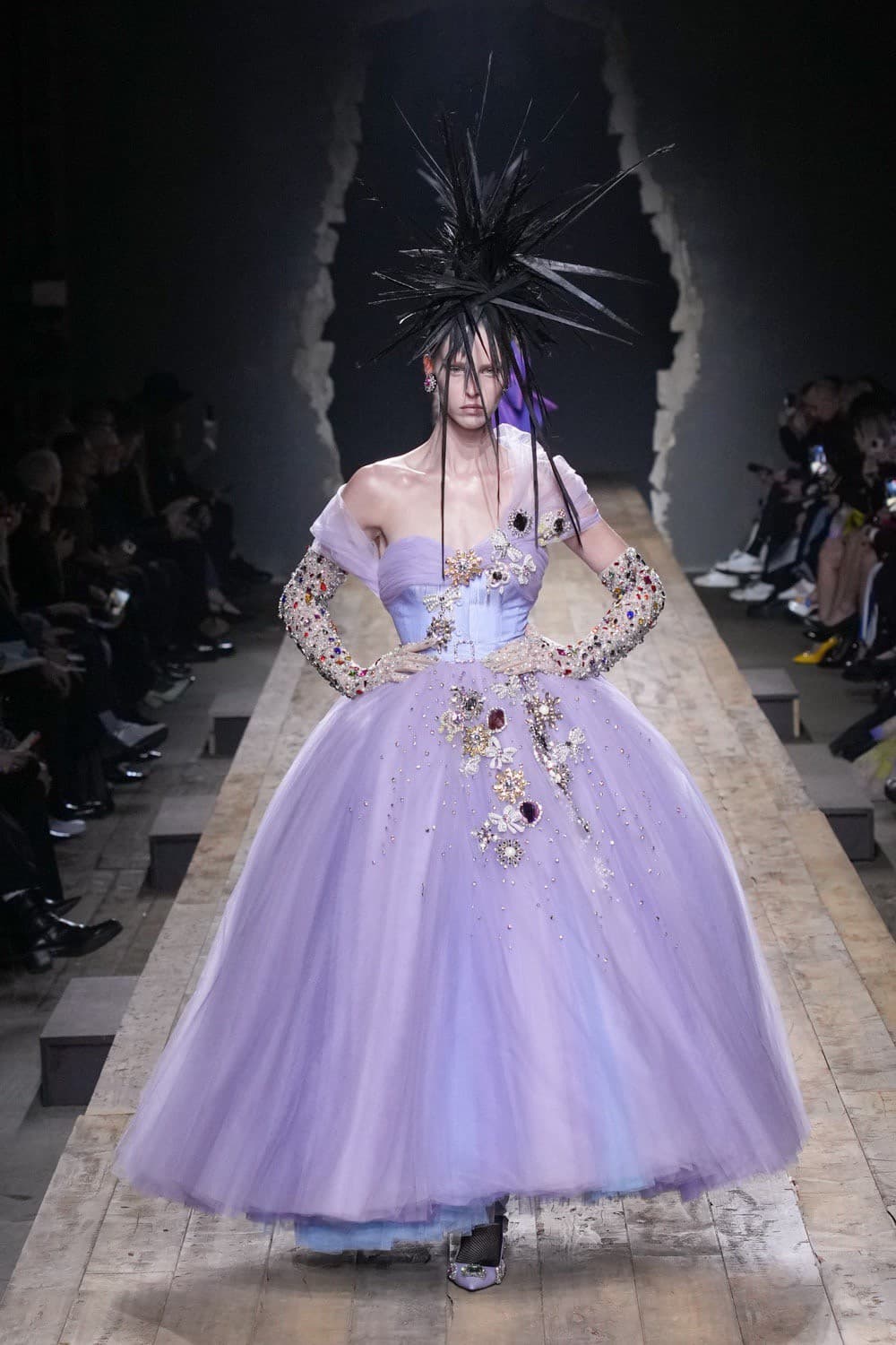 Moschino, Moschino FW23, Moschino Fall Winter, Moschino Jeremy Scott, Moschino กระเป๋า, Moschino เสื้อ, Moschino ราคา, Moschino ไทย