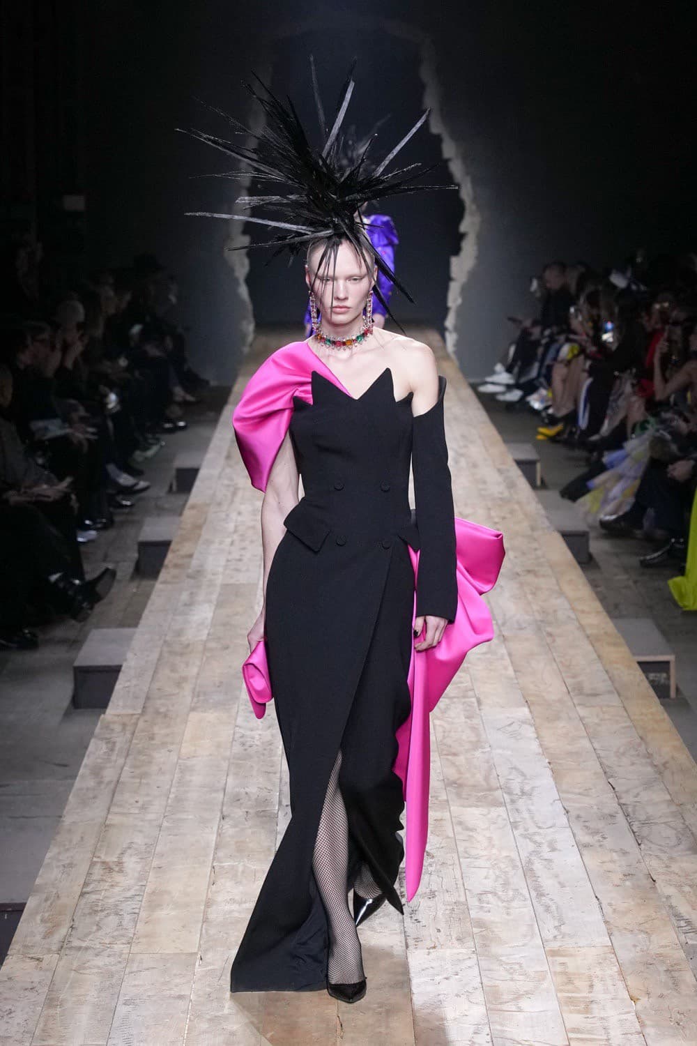 Moschino, Moschino FW23, Moschino Fall Winter, Moschino Jeremy Scott, Moschino กระเป๋า, Moschino เสื้อ, Moschino ราคา, Moschino ไทย