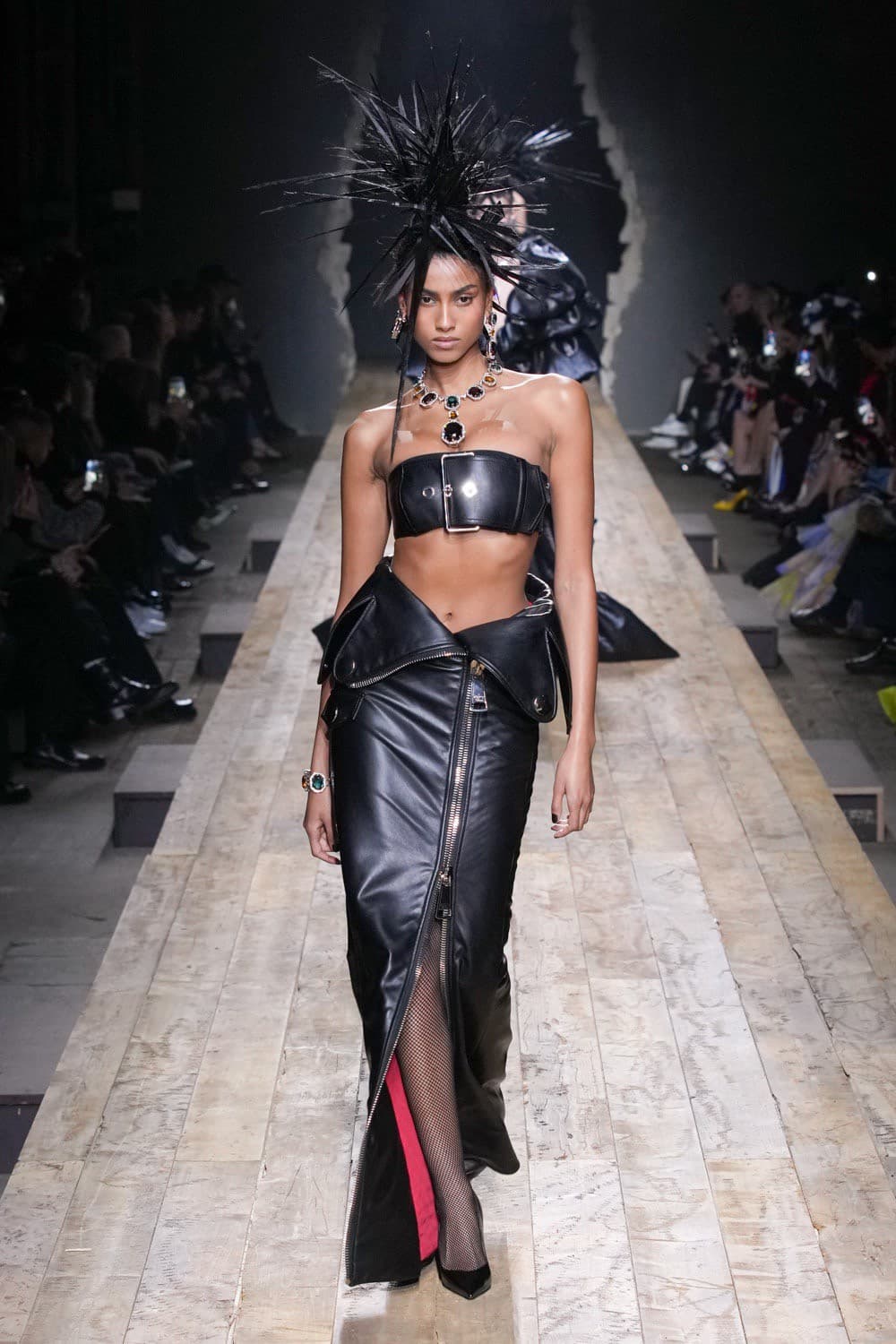 Moschino, Moschino FW23, Moschino Fall Winter, Moschino Jeremy Scott, Moschino กระเป๋า, Moschino เสื้อ, Moschino ราคา, Moschino ไทย