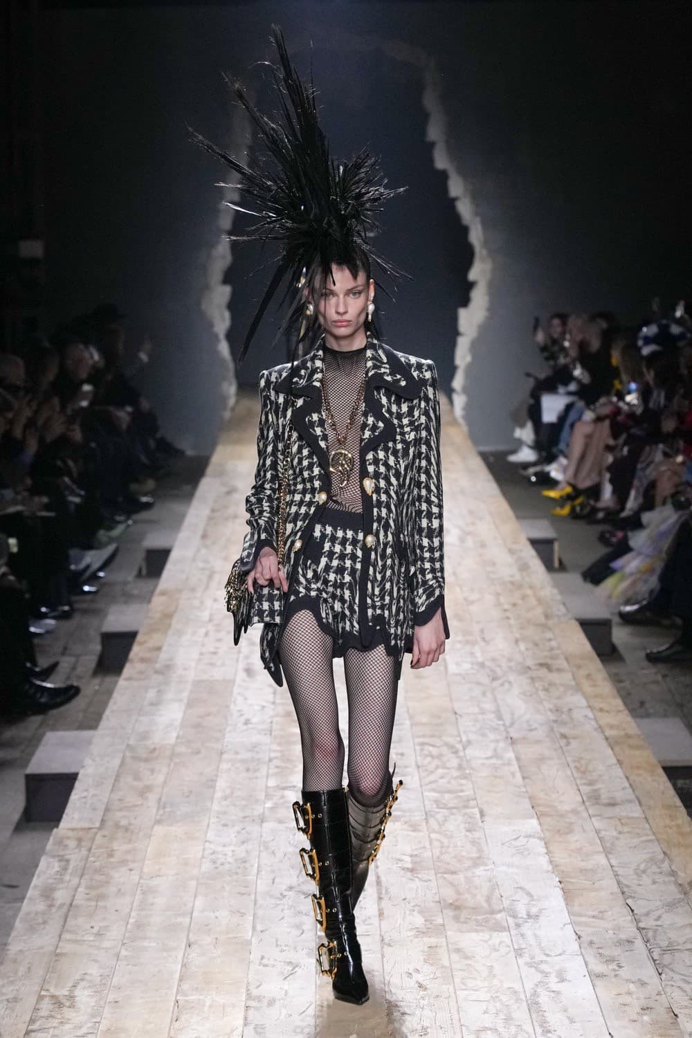 Moschino, Moschino FW23, Moschino Fall Winter, Moschino Jeremy Scott, Moschino กระเป๋า, Moschino เสื้อ, Moschino ราคา, Moschino ไทย