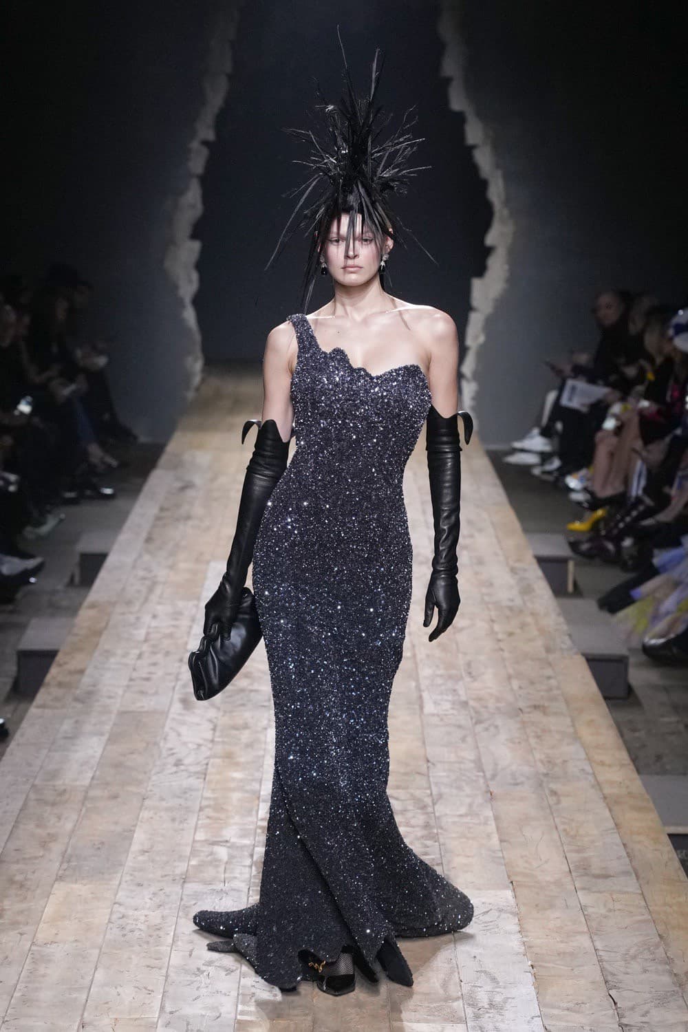 Moschino, Moschino FW23, Moschino Fall Winter, Moschino Jeremy Scott, Moschino กระเป๋า, Moschino เสื้อ, Moschino ราคา, Moschino ไทย