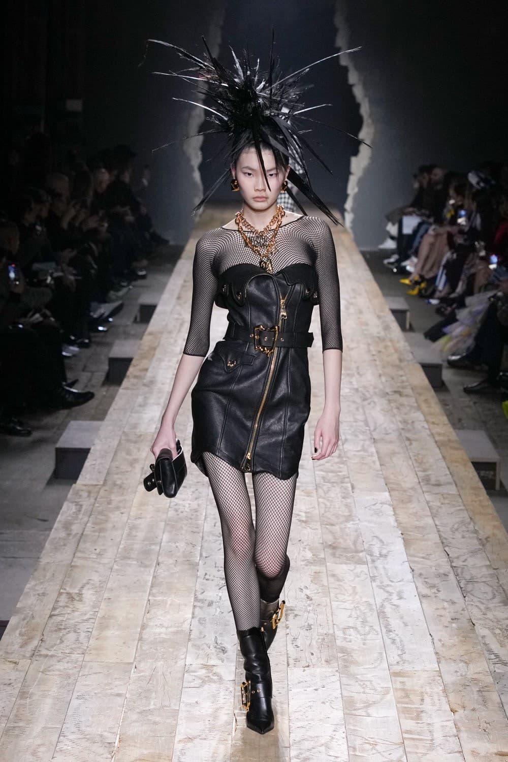 Moschino, Moschino FW23, Moschino Fall Winter, Moschino Jeremy Scott, Moschino กระเป๋า, Moschino เสื้อ, Moschino ราคา, Moschino ไทย