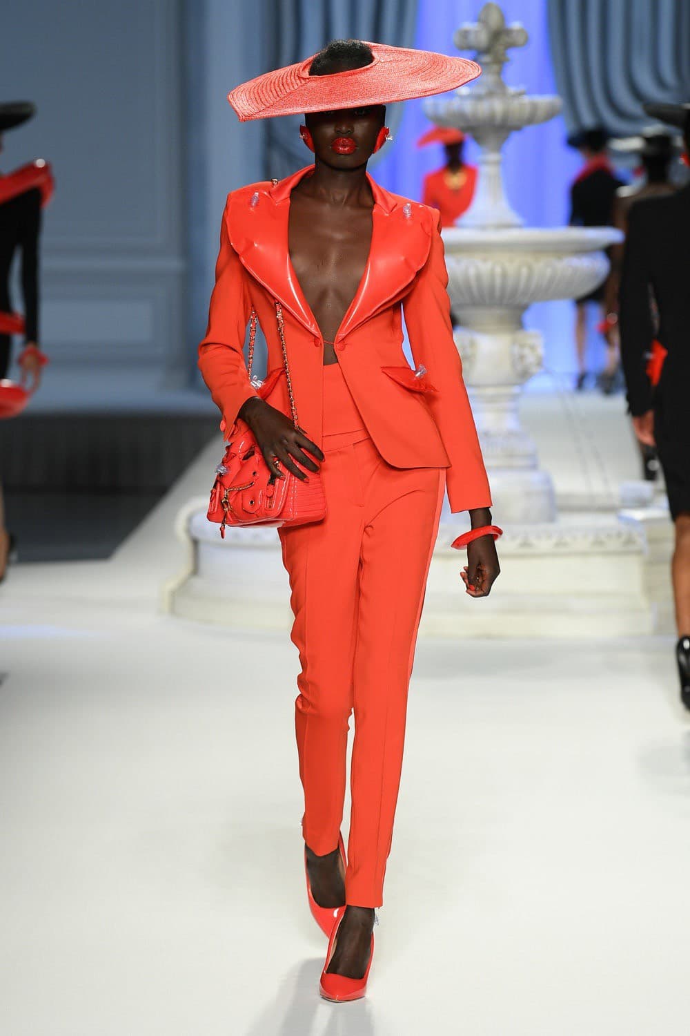 Moschino, Moschino SS23, Moschino Spring Summer, Moschino Jeremy Scott, Jeremy Scott