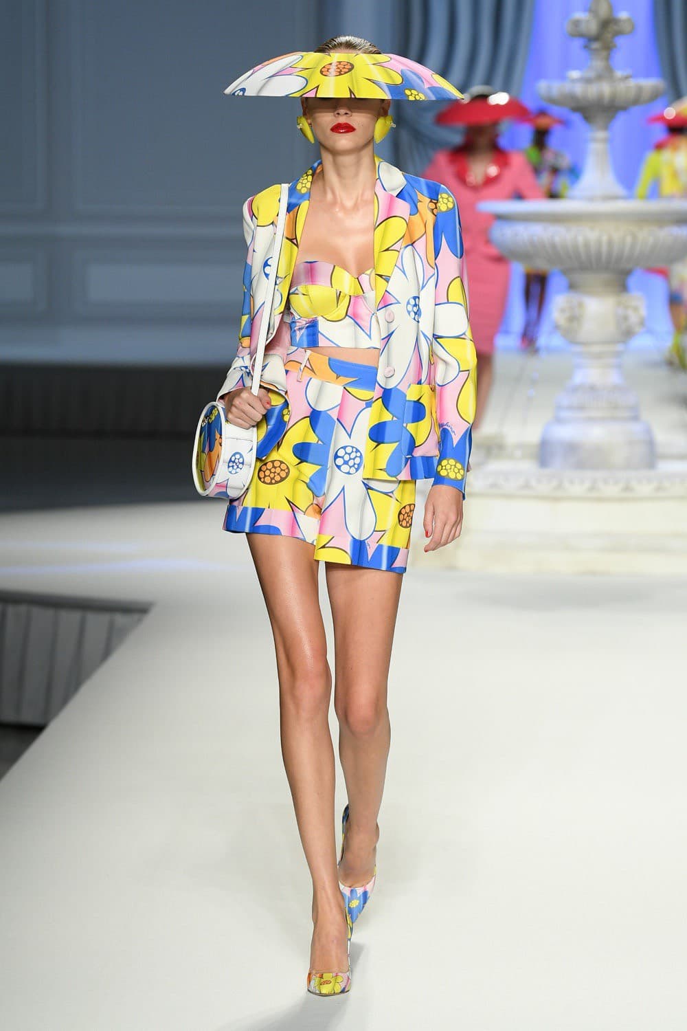 Moschino, Moschino SS23, Moschino Spring Summer, Moschino Jeremy Scott, Jeremy Scott