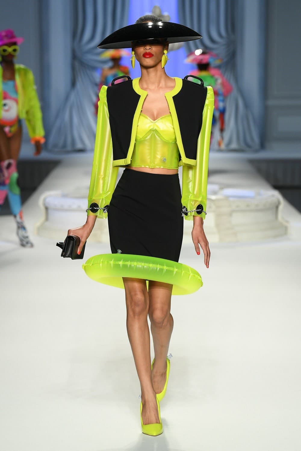 Moschino, Moschino SS23, Moschino Spring Summer, Moschino Jeremy Scott, Jeremy Scott