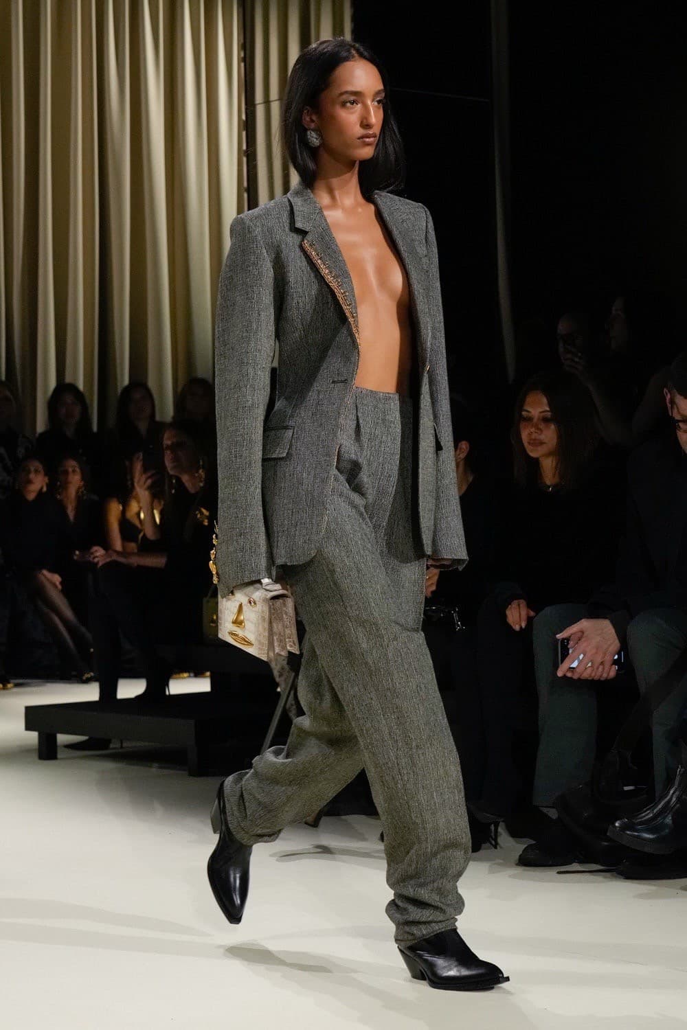 Schiaparelli, Schiaparelli FW24, Schiaparelli Ready to wear, Schiaparelli Fall Winter 2024, Schiaparelli Fall Winter, Schiaparelli Daniel Roseberry, Daniel Roseberry