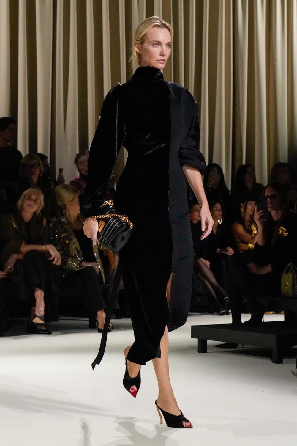 Schiaparelli, Schiaparelli FW24, Schiaparelli Ready to wear, Schiaparelli Fall Winter 2024, Schiaparelli Fall Winter, Schiaparelli Daniel Roseberry, Daniel Roseberry