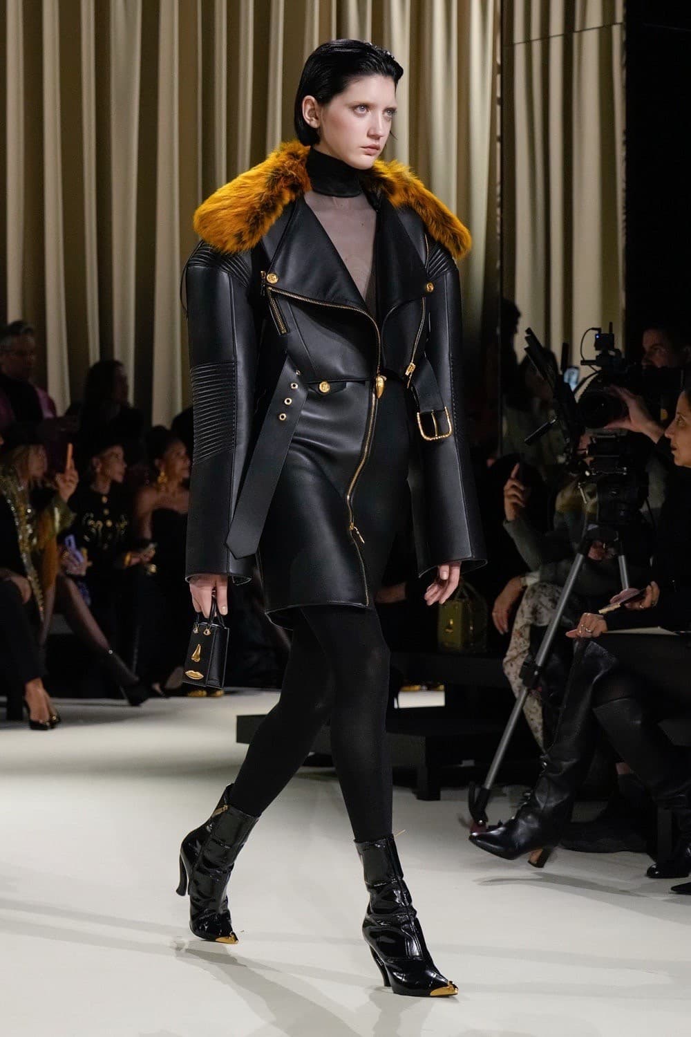 Schiaparelli, Schiaparelli FW24, Schiaparelli Ready to wear, Schiaparelli Fall Winter 2024, Schiaparelli Fall Winter, Schiaparelli Daniel Roseberry, Daniel Roseberry