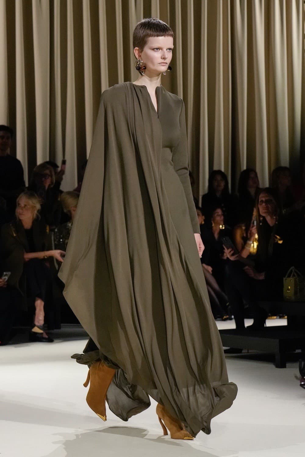 Schiaparelli, Schiaparelli FW24, Schiaparelli Ready to wear, Schiaparelli Fall Winter 2024, Schiaparelli Fall Winter, Schiaparelli Daniel Roseberry, Daniel Roseberry