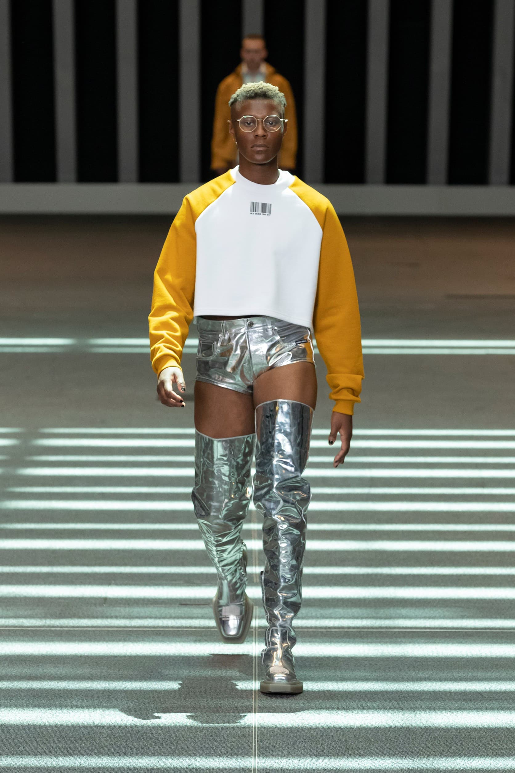 Vetements Crop Top, Vetements, Vetements เสื้อ, Vetements ราคา, Vetements jacket, Vetements sneakers, vtmnts