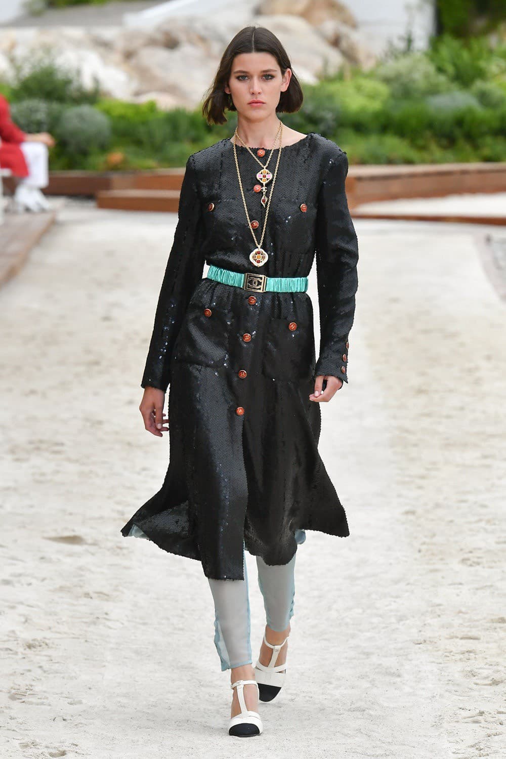 Chanel, Chanel Cruise, Chanel Cruise 2022, Chanel Cruise 22, Chanel Cruise 2022/23, Chanel Cruise กระเป๋า, Chanel กระเป๋า, Chanel เสื้อ, Chanel tweed, Chanel ราคา, ชาเนล, ชาแนล, Chanel กระเป๋า ราคา