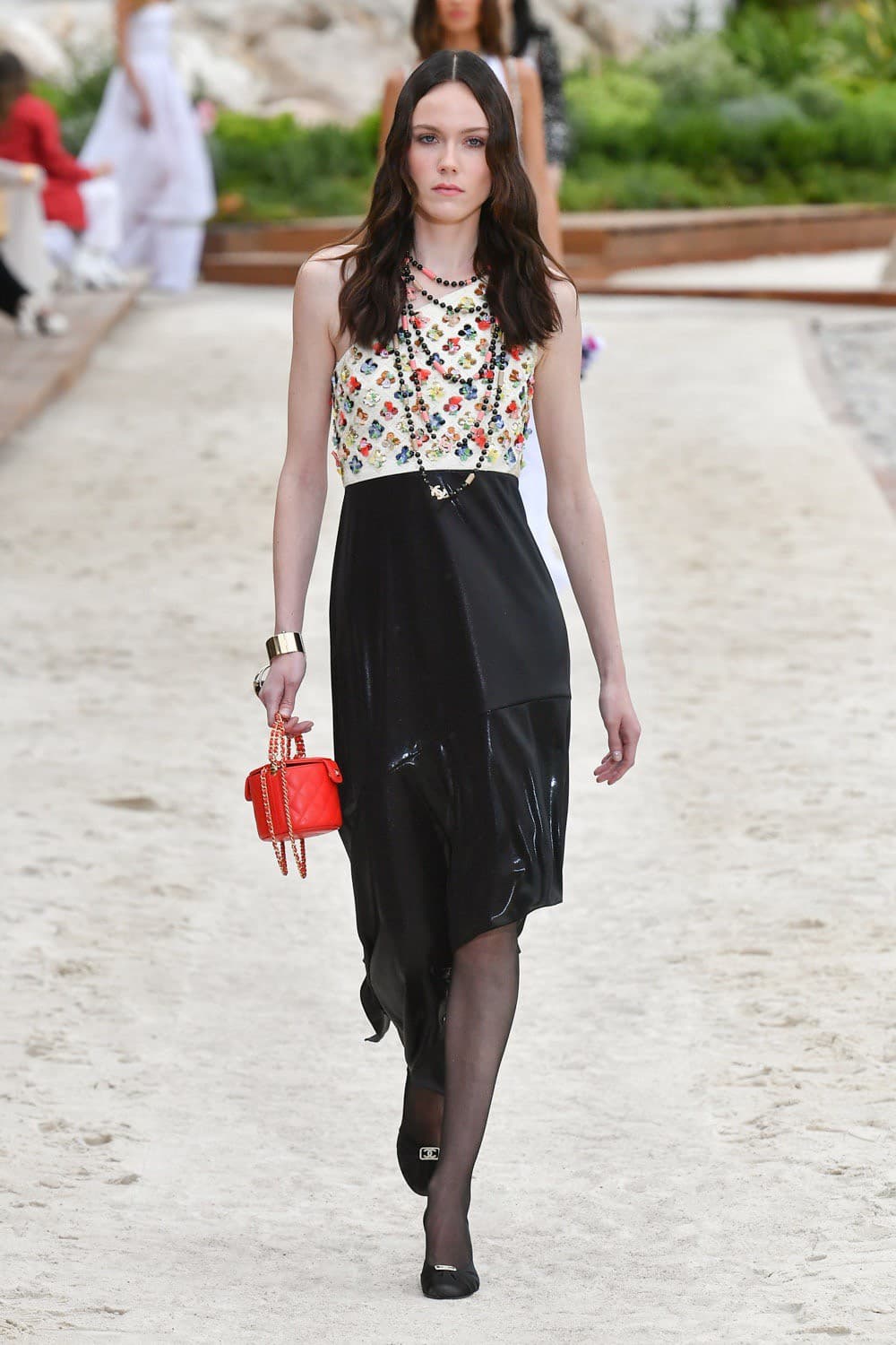 Chanel, Chanel Cruise, Chanel Cruise 2022, Chanel Cruise 22, Chanel Cruise 2022/23, Chanel Cruise กระเป๋า, Chanel กระเป๋า, Chanel เสื้อ, Chanel tweed, Chanel ราคา, ชาเนล, ชาแนล, Chanel กระเป๋า ราคา