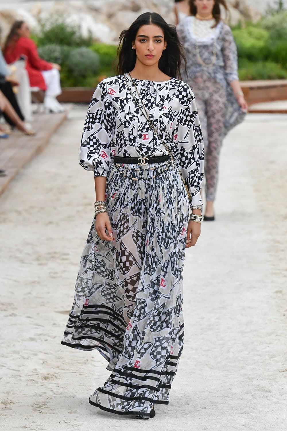 Chanel, Chanel Cruise, Chanel Cruise 2022, Chanel Cruise 22, Chanel Cruise 2022/23, Chanel Cruise กระเป๋า, Chanel กระเป๋า, Chanel เสื้อ, Chanel tweed, Chanel ราคา, ชาเนล, ชาแนล, Chanel กระเป๋า ราคา