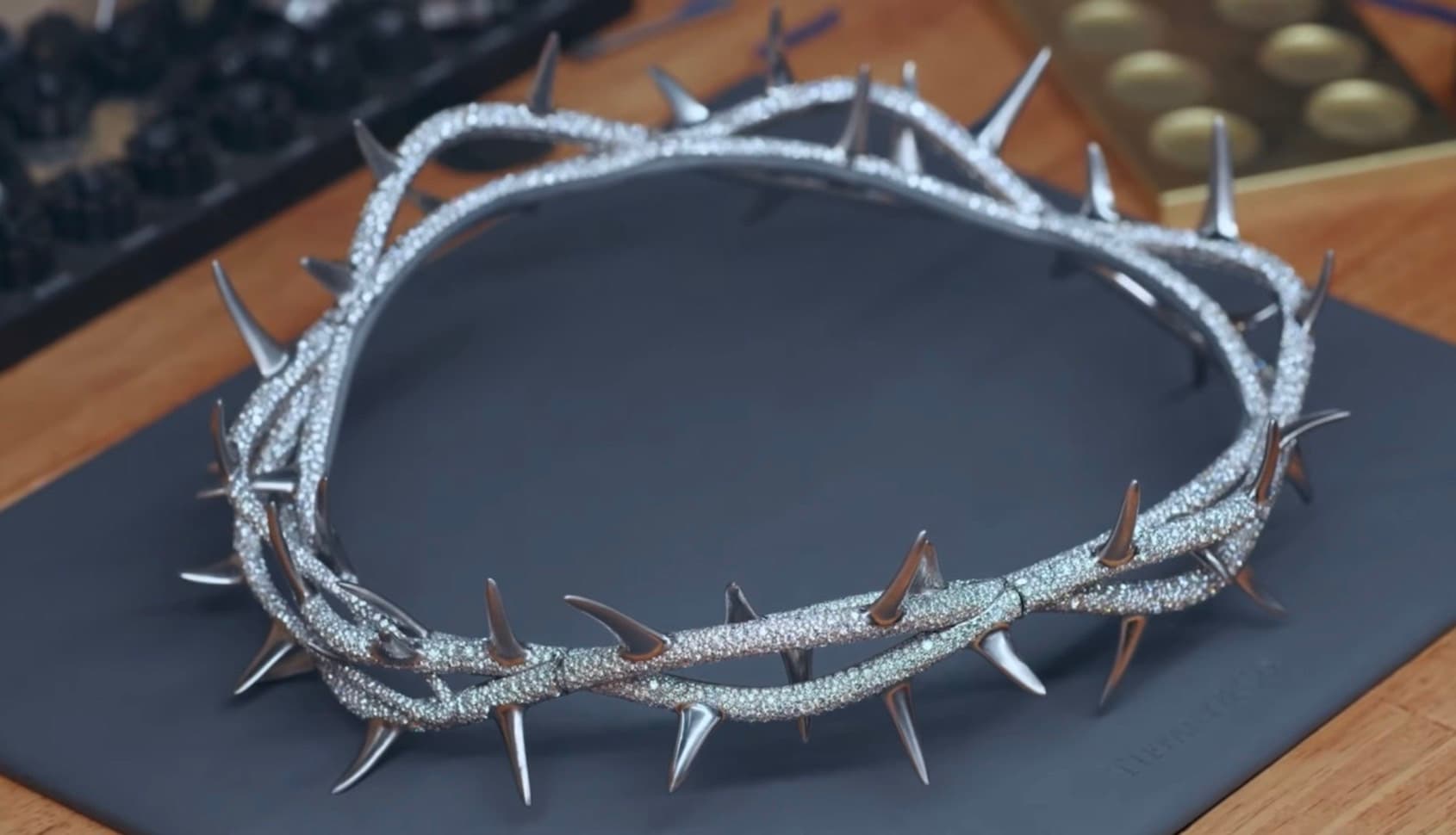 crown-tiffany-and-co-kendrick-lamar