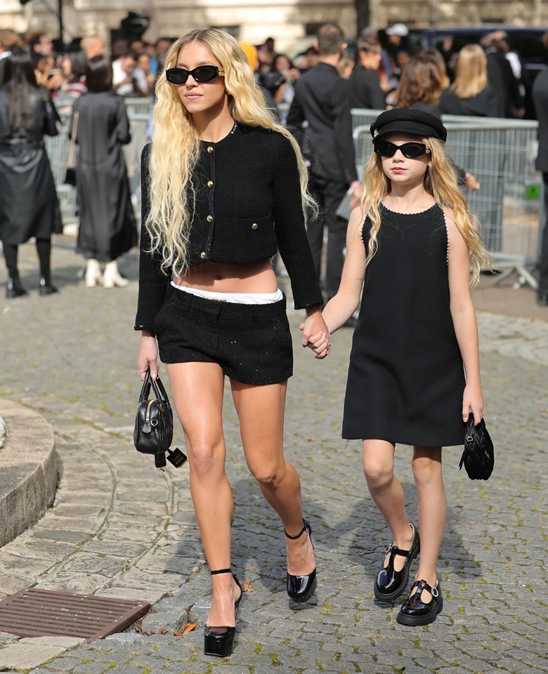 Sydney Sweeney, Sydney Sweeney Miu Miu, Sydney Sweeney Cousin, Sydney Sweeney ประวัติ, Sydney Sweeney อายุ, Sydney Sweeney ผลงาน, Sydney Sweeney แฟชั่น, Miu Miu